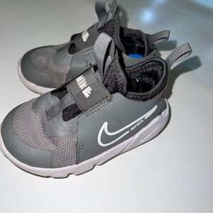 Nike Kids Black and Gray Sneakers